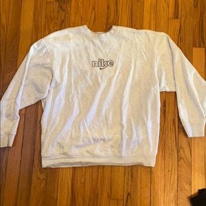 NIKE SWEATSHIRT SIZE LARGE